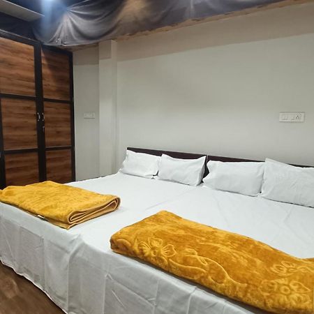 Mangaldeep Guest House Удджайн Экстерьер фото
