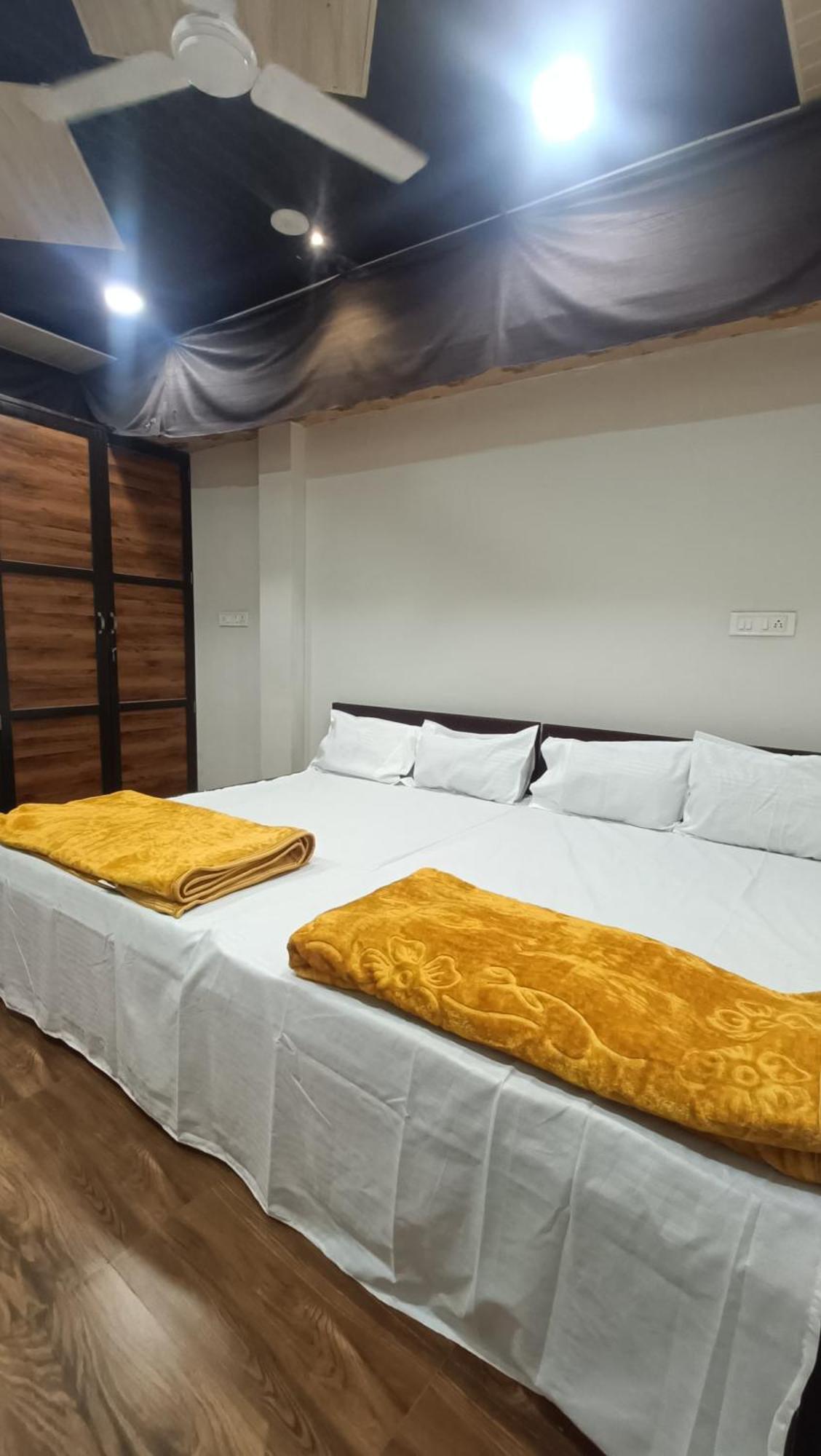 Mangaldeep Guest House Удджайн Экстерьер фото