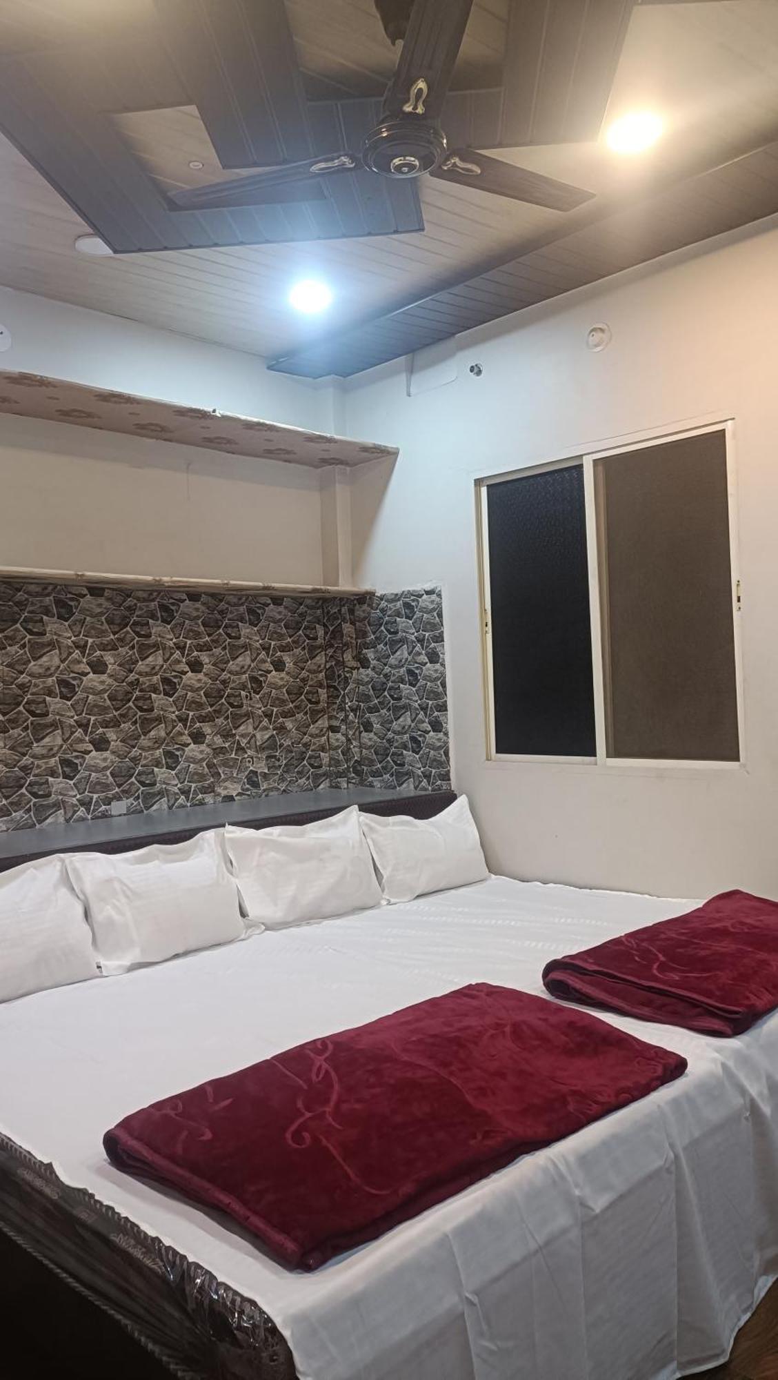 Mangaldeep Guest House Удджайн Экстерьер фото